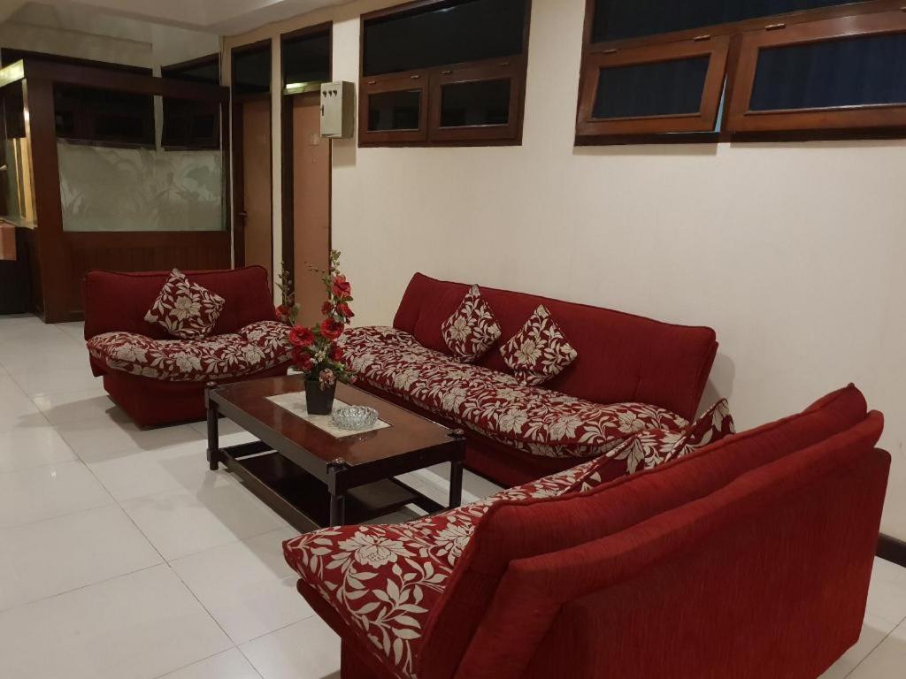 Scarlet Kebon Kawung Hotel Bandung Exterior foto