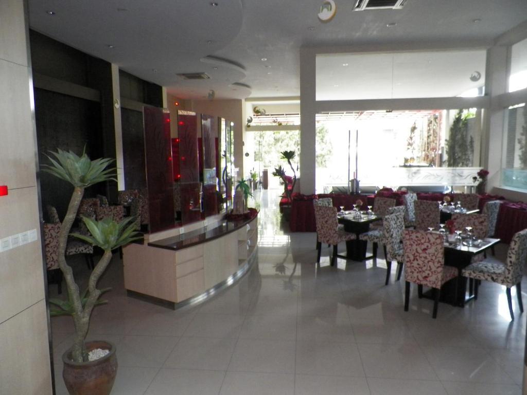 Scarlet Kebon Kawung Hotel Bandung Exterior foto